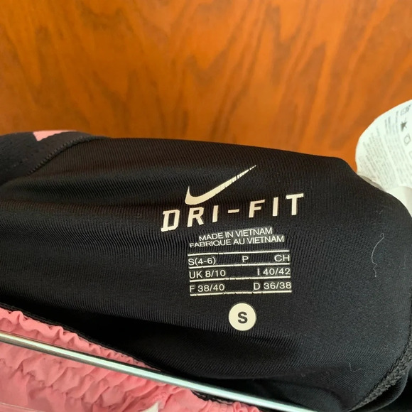 Nike Dri-Fit Shorts - Picture 5 of 6